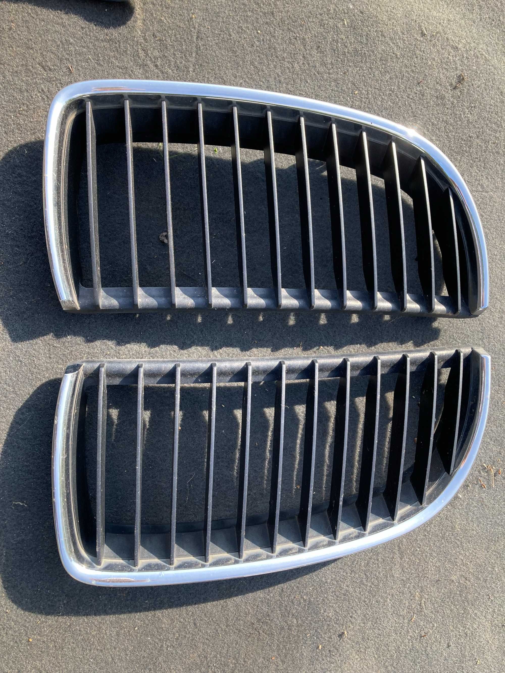 BMW E90 E91 Nerka grill zderzaka prawa lewa komplet