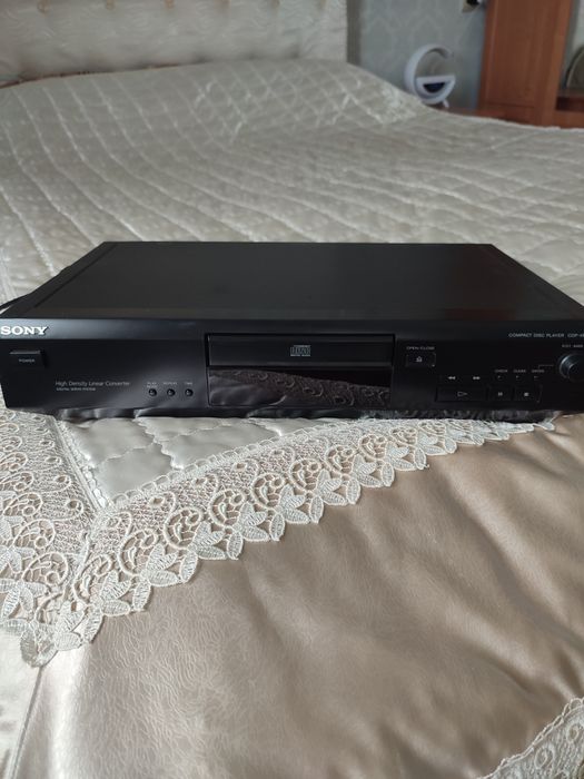 СД програвач SONY CDP-XE200  відмінний стан