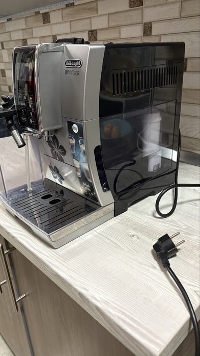 DeLonghi Dinamica — автоматична кавомашина, в хорошому стані