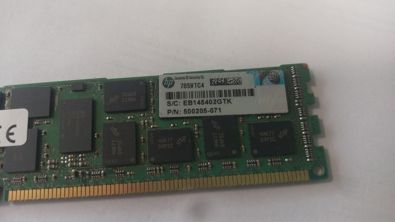 1x 8GB RAM DDR3 ECC PC10600 (Buffered / Registered)