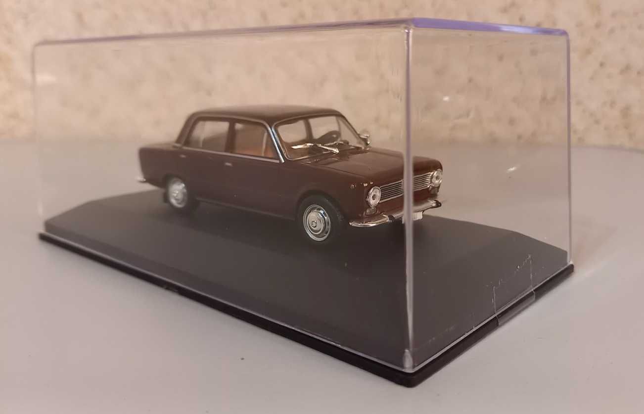 ВАЗ 2101 (FIAT-124) 1966г. в пластиковом боксе - Hachette
