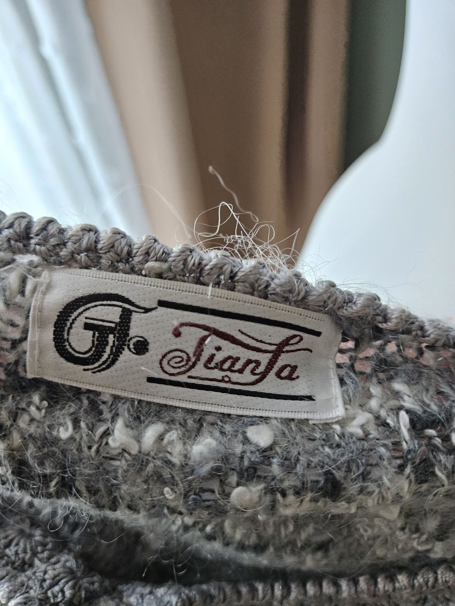 Vintage damski sweter z aplikacją 3D szary melanżowy  M/ L retro