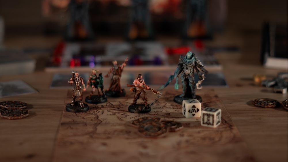 Tainted Grail com Miniaturas Pintadas e Sleeves
