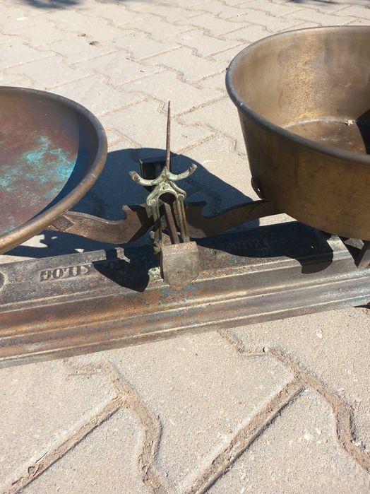 Balança FORCE até 10 kg, francesa, tigelas de latão, década de 1920