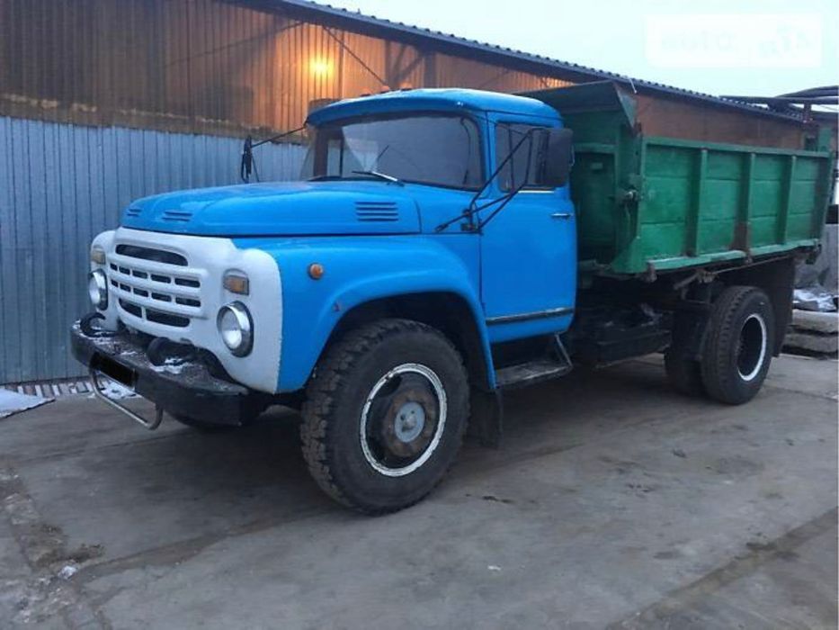 Вивоз мусора вивіз сміття вивезення старих меблів дерева хламу