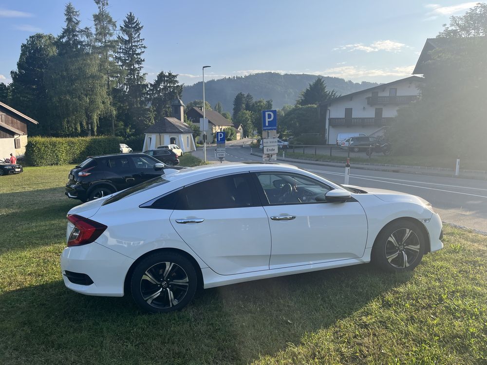 Honda Civic X Executive sedan 182KM