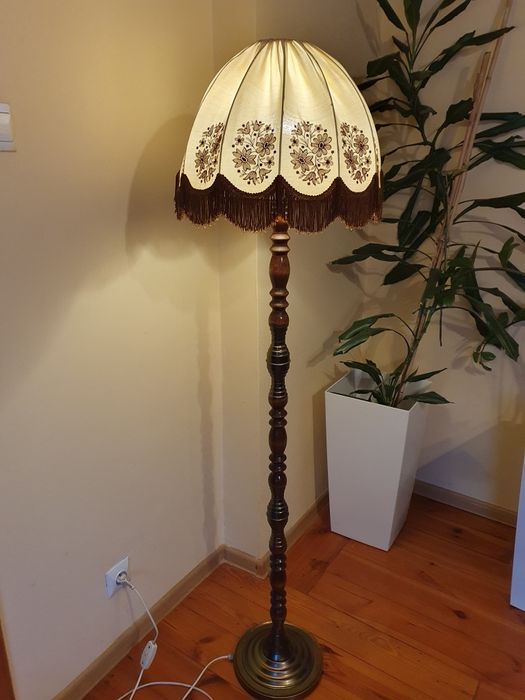 Lampa stojąca pokojową z abażurem