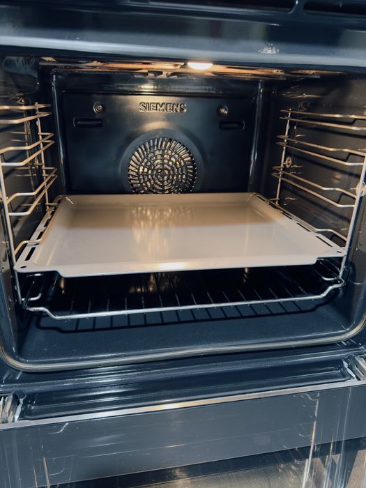 Духовий шкаф Siemens