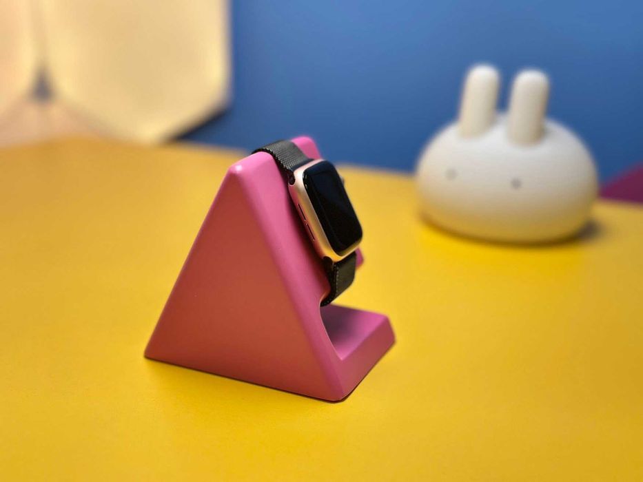 Смарт-годинник Apple Watch Series 5 GPS 40mm (143768) Б/У З ГАРАНТІЄЮ
