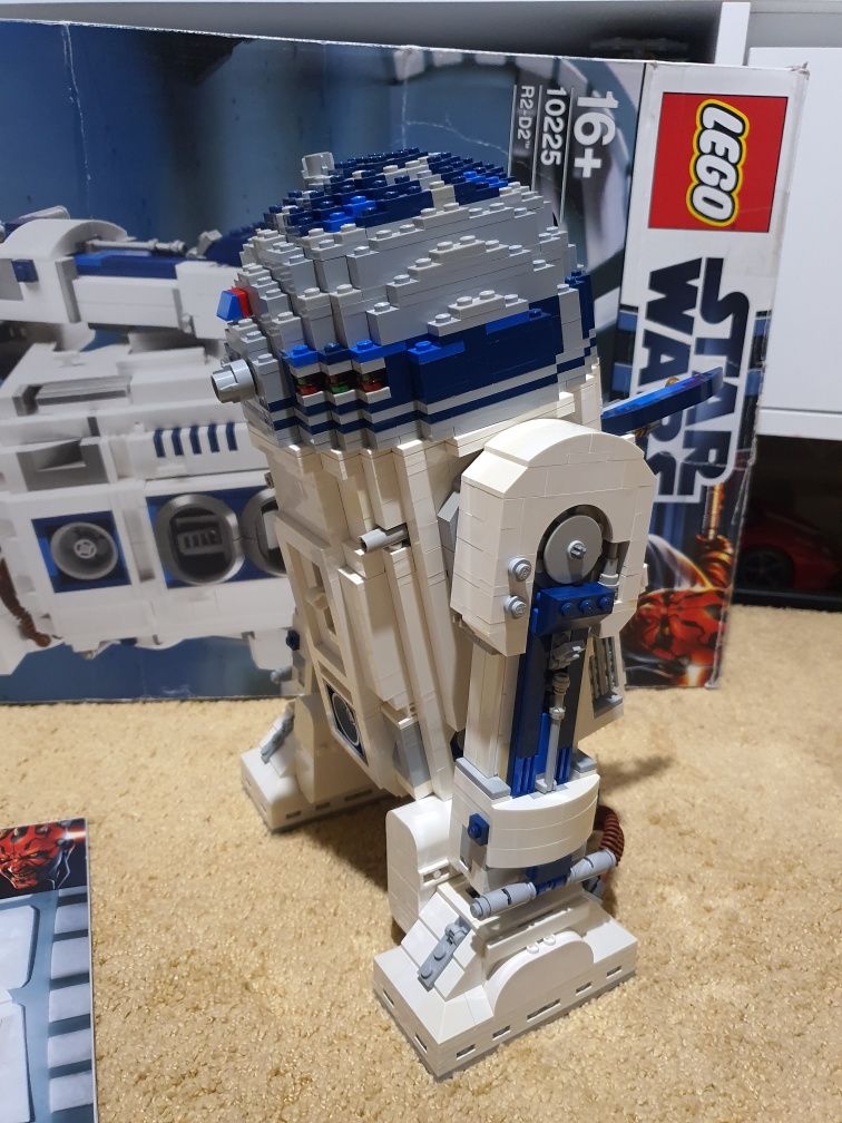 Lego Star Wars 10225 R2-D2 UCS pierwszej serii