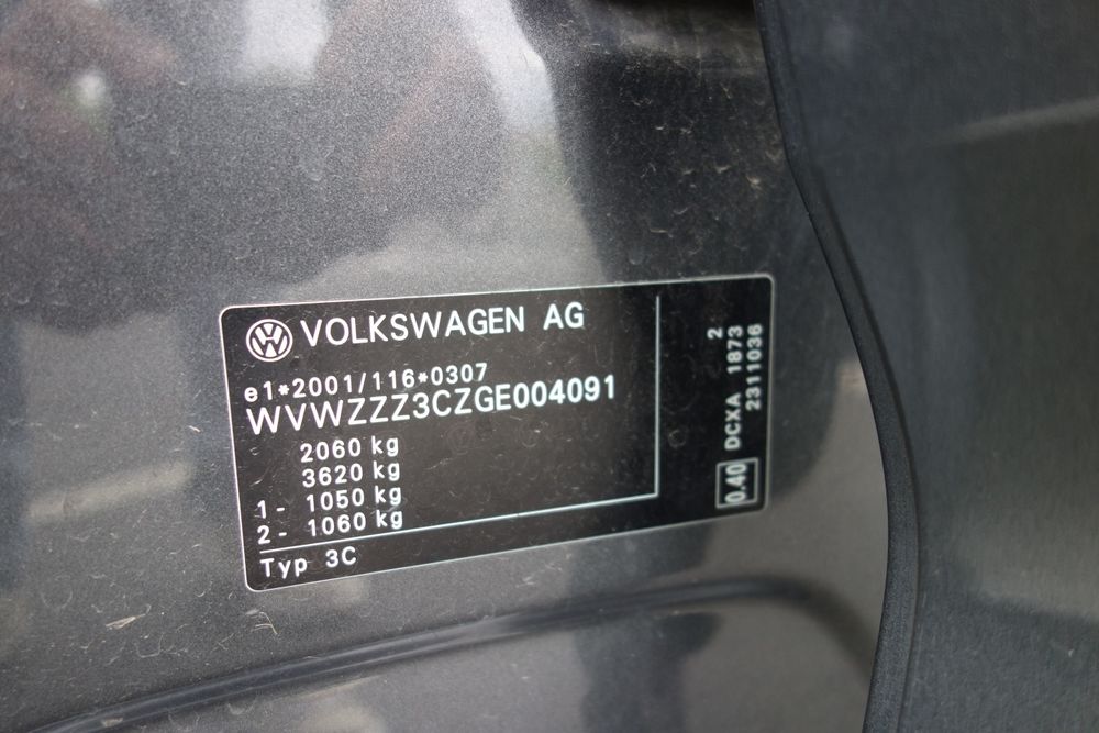 Volkswagen Passat b8  хороший стан