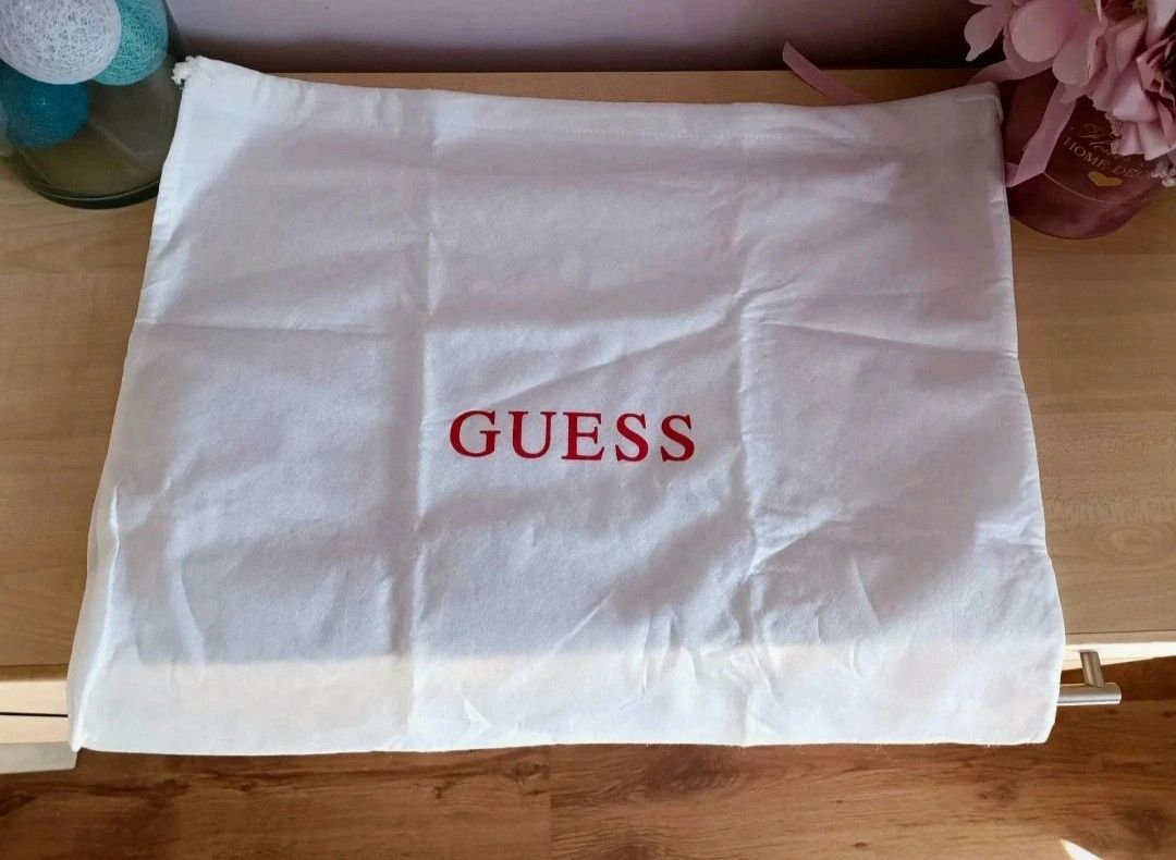 Modna Torebka Guess Czarna ,Shopper