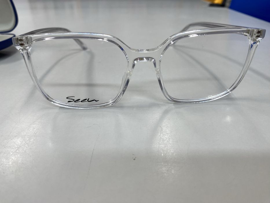 Armação de óculos da Multióticas - Nova