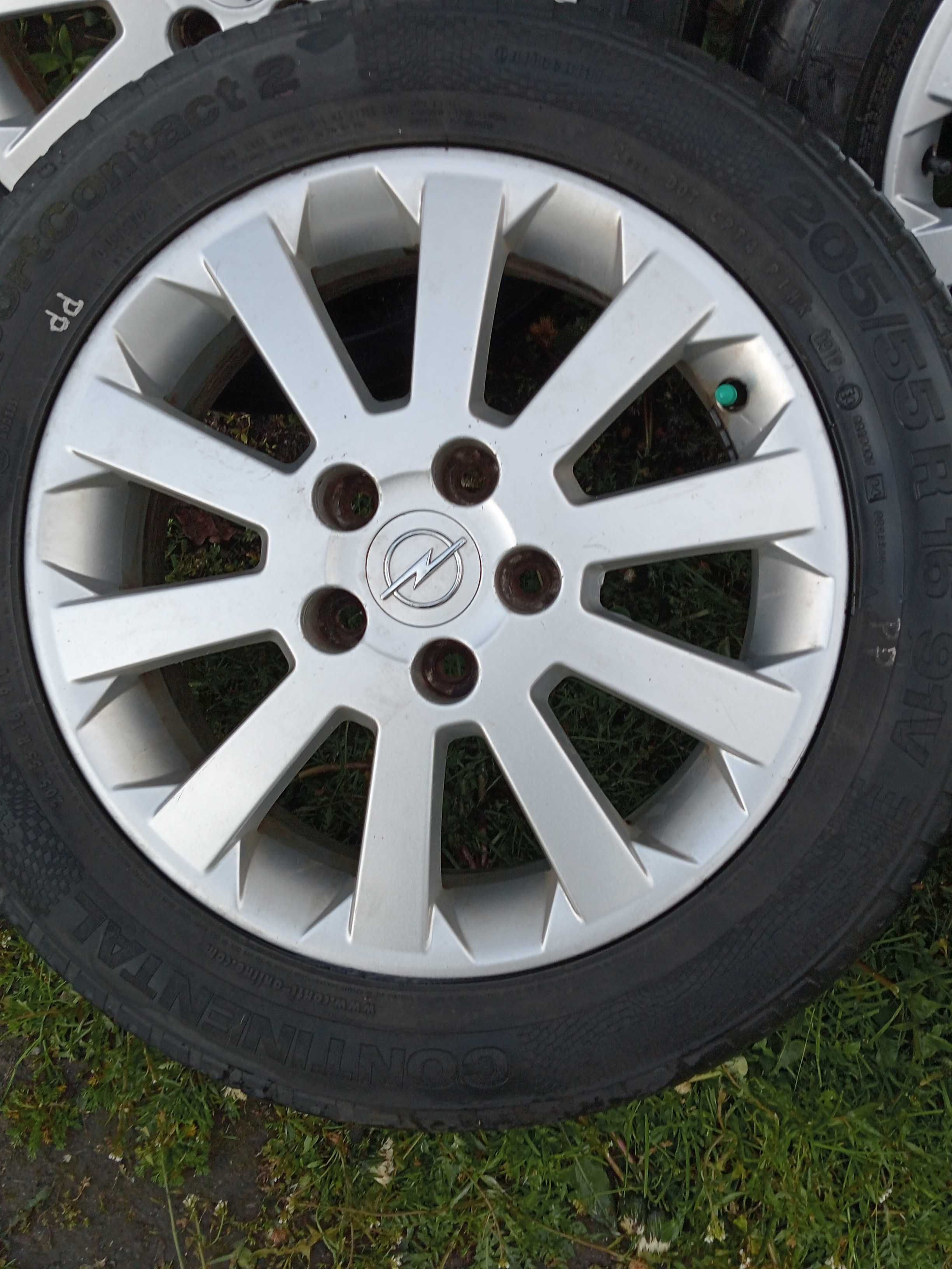 Komplet 4 opon Goodyear na alufelgach GM. 16"Opel zafira