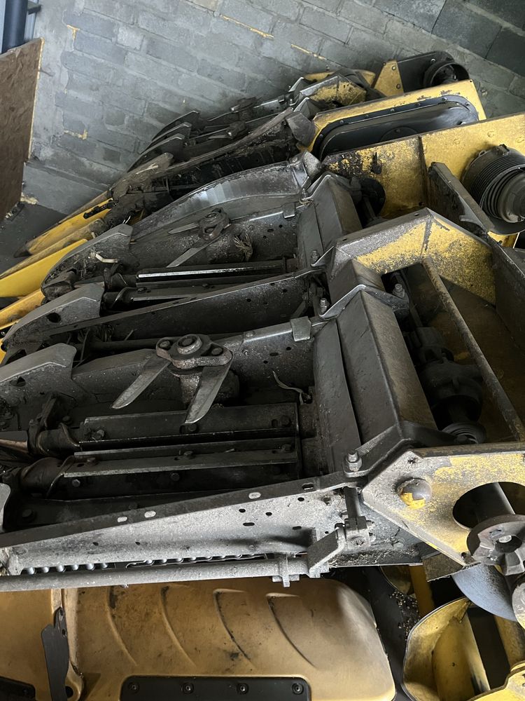 Przystawka do kukurydzy New Holland Case 8 rzędów
