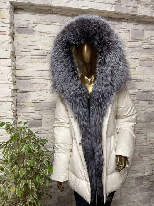 Пальто з чорнобуркою