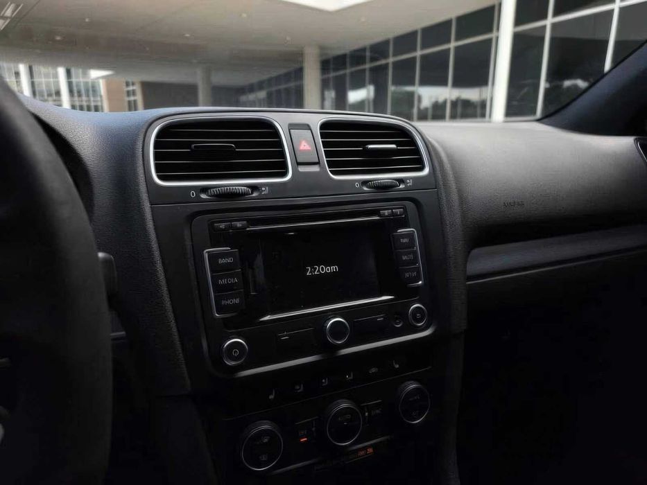 Volkswagen Golf R      2013