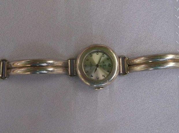 zegarek srebrny z bransoletą marki Remex