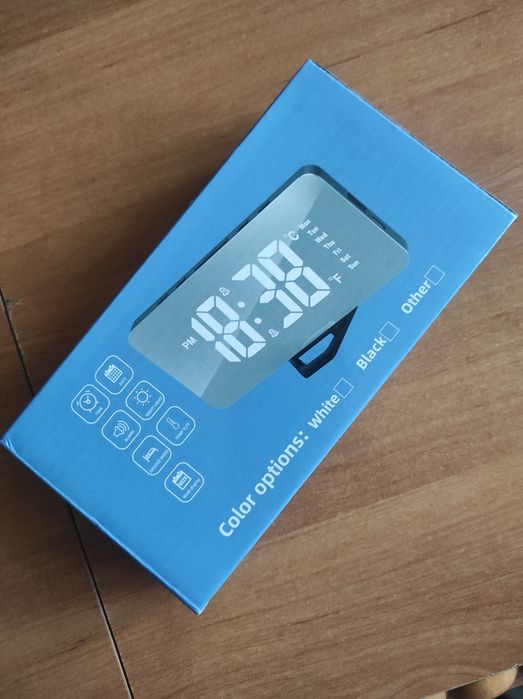 Годинник електронний настільний.