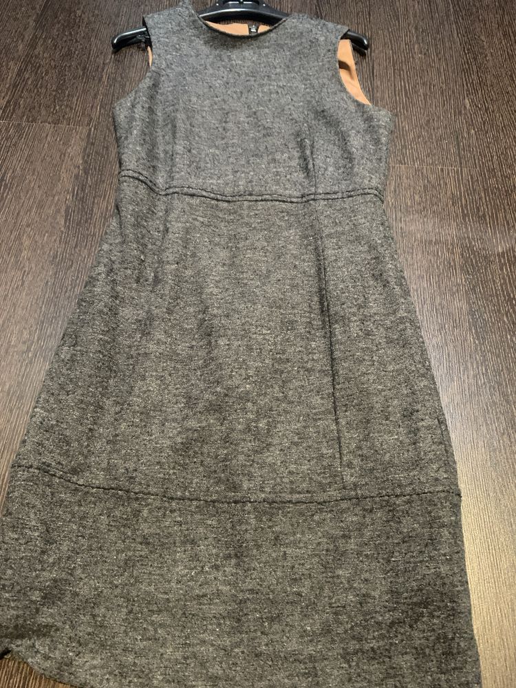 Vestido cinza Zara