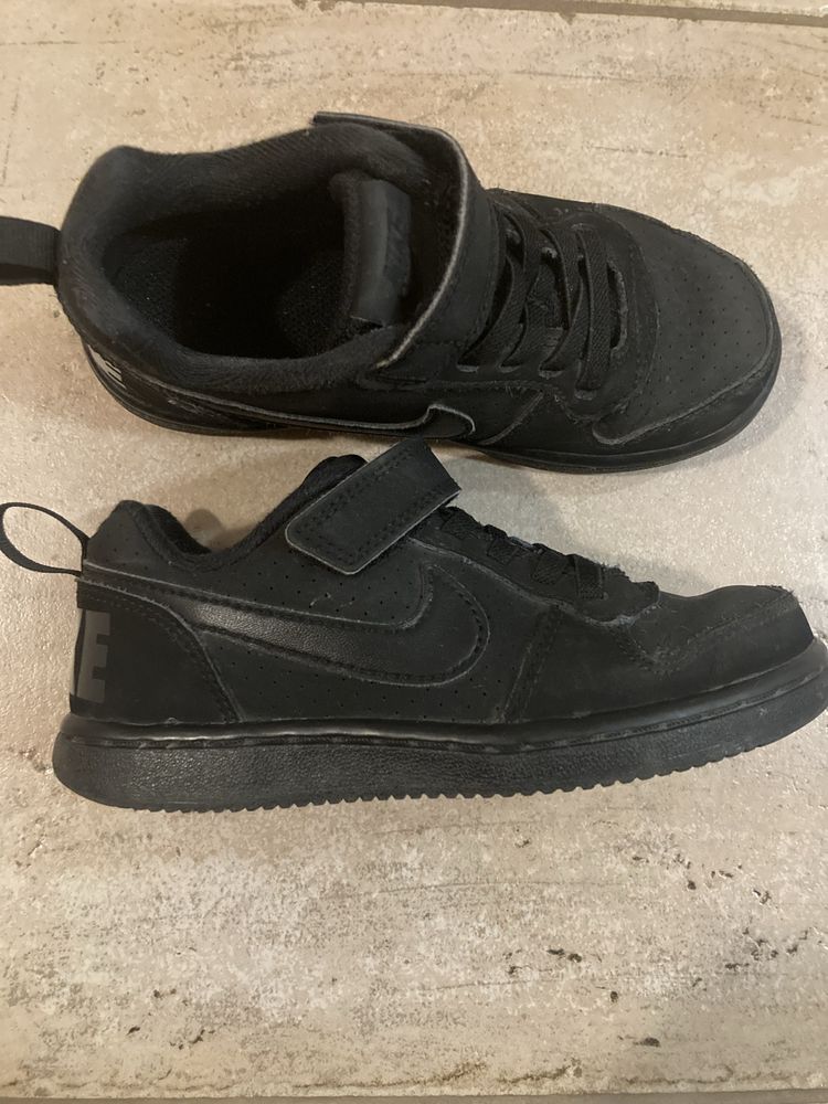 Adidasy chłopięce Nike 28