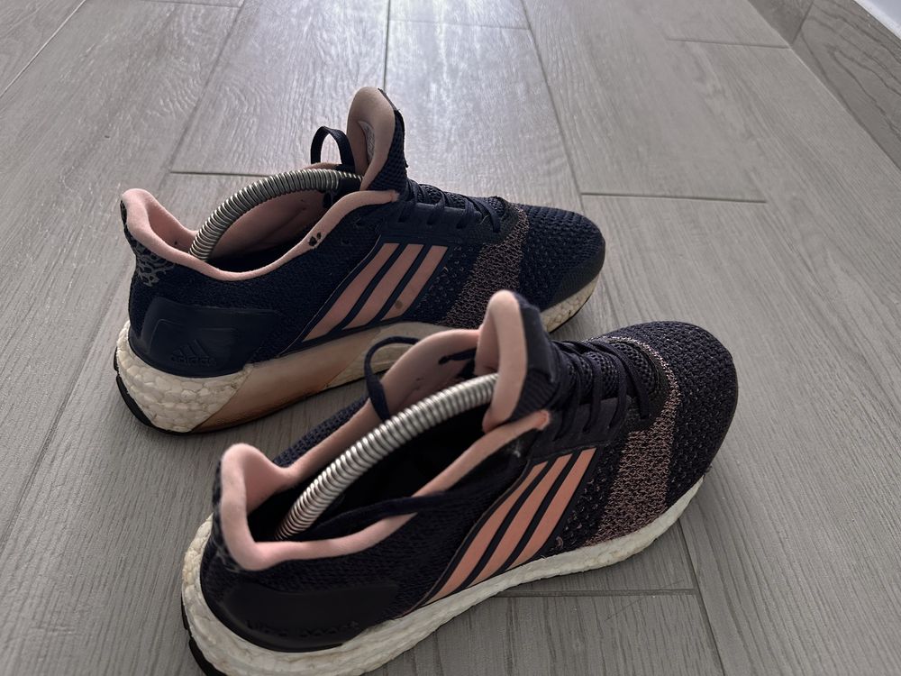 Кросівки Adidas boost