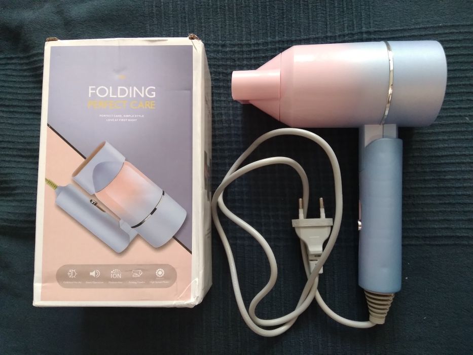 Компактний фен для волосся