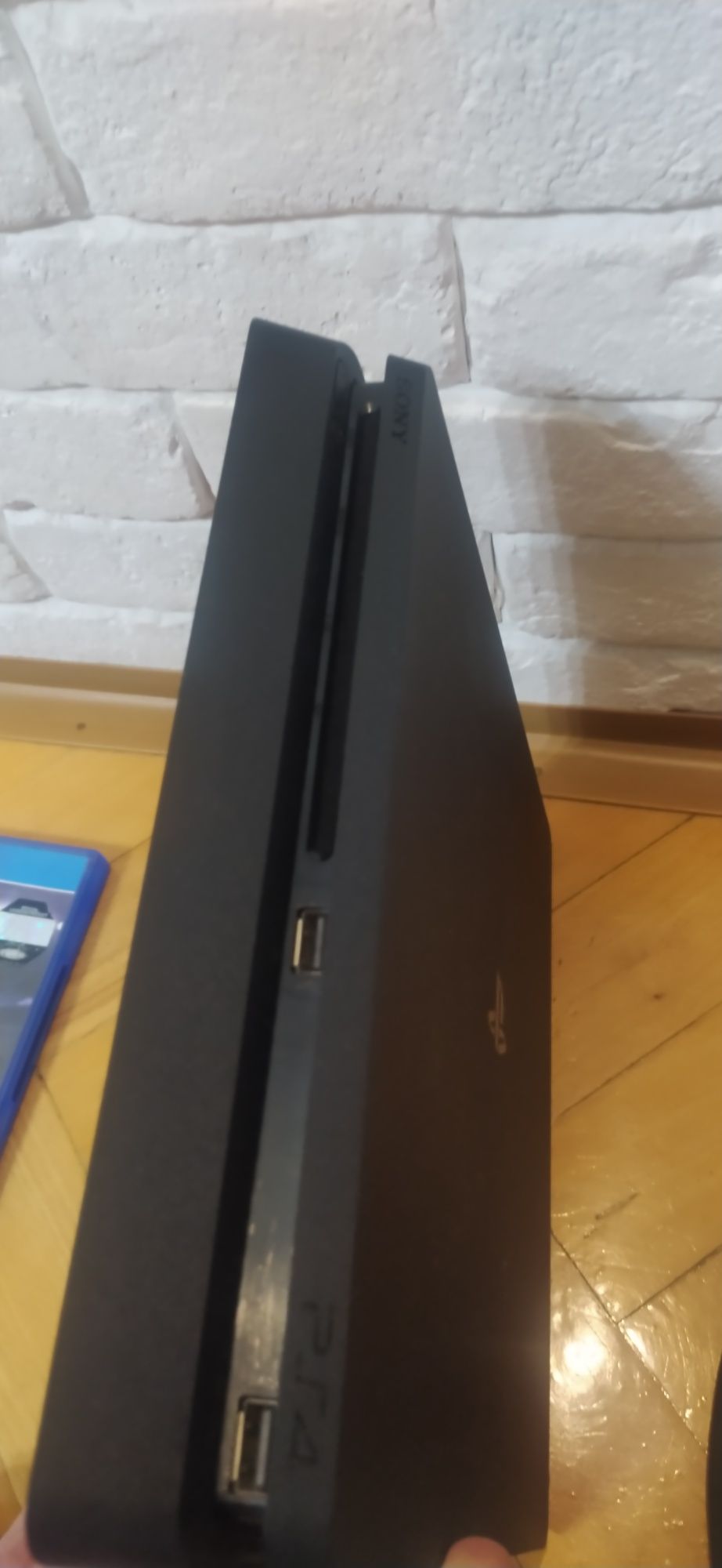 Konsola ps 4 slim 1 TB