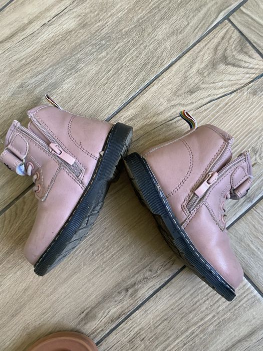 Черевички на дівчинку