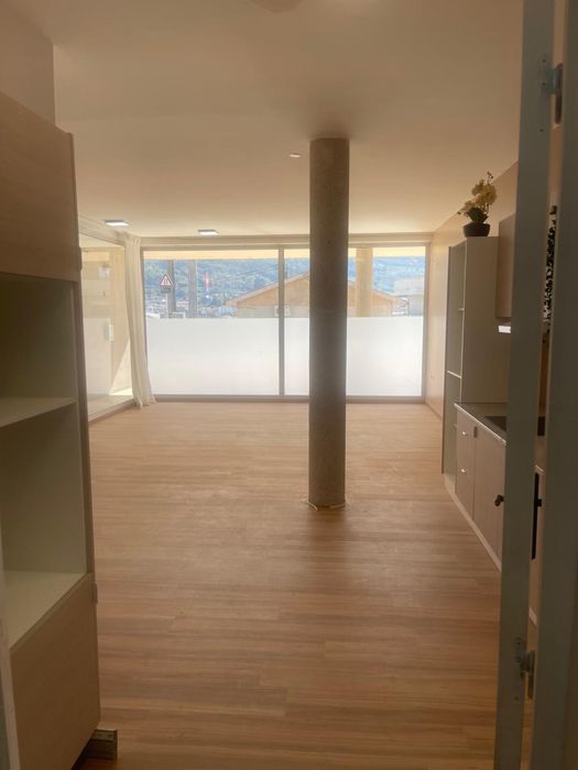 Loja convertida em apartamento80m2, 3 vagas +3 arrumos,