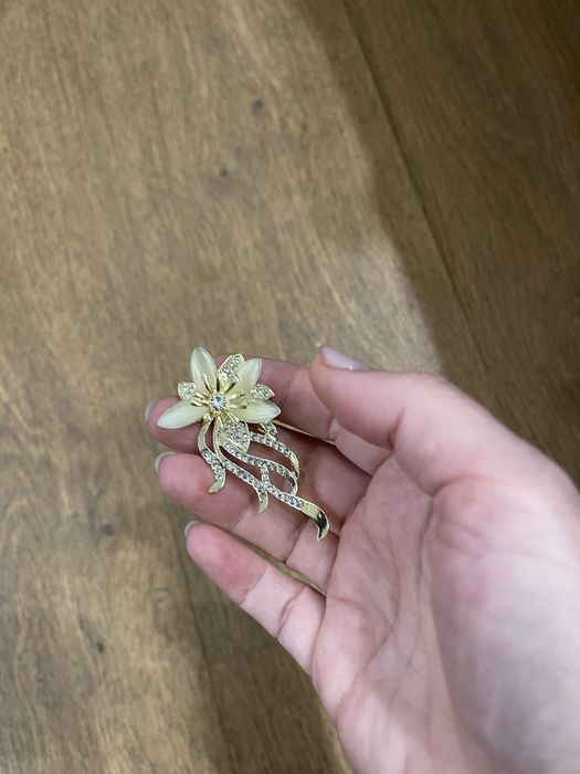 Брошка прикраса біжутерія