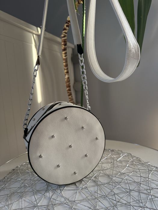 Elegancka okrągła torebka na ramię