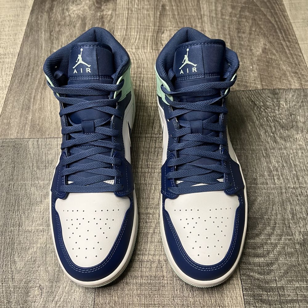 Кросівки чоловічі Nike Air Jordan 1 Retro Mid Mystic Navy Mint Foam