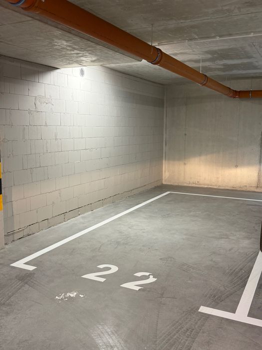 Garaż podziemny miejsce parkingowe