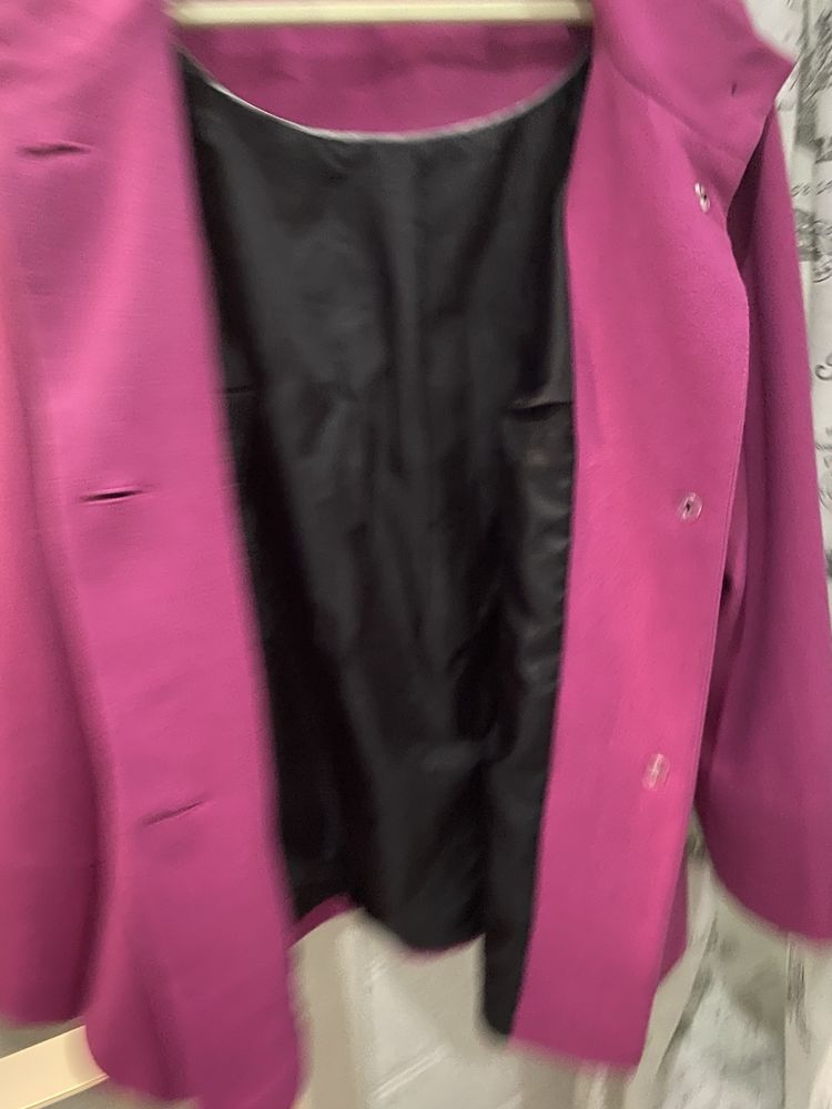 Пальто  жіноче кольору фуксія розмір 58-60