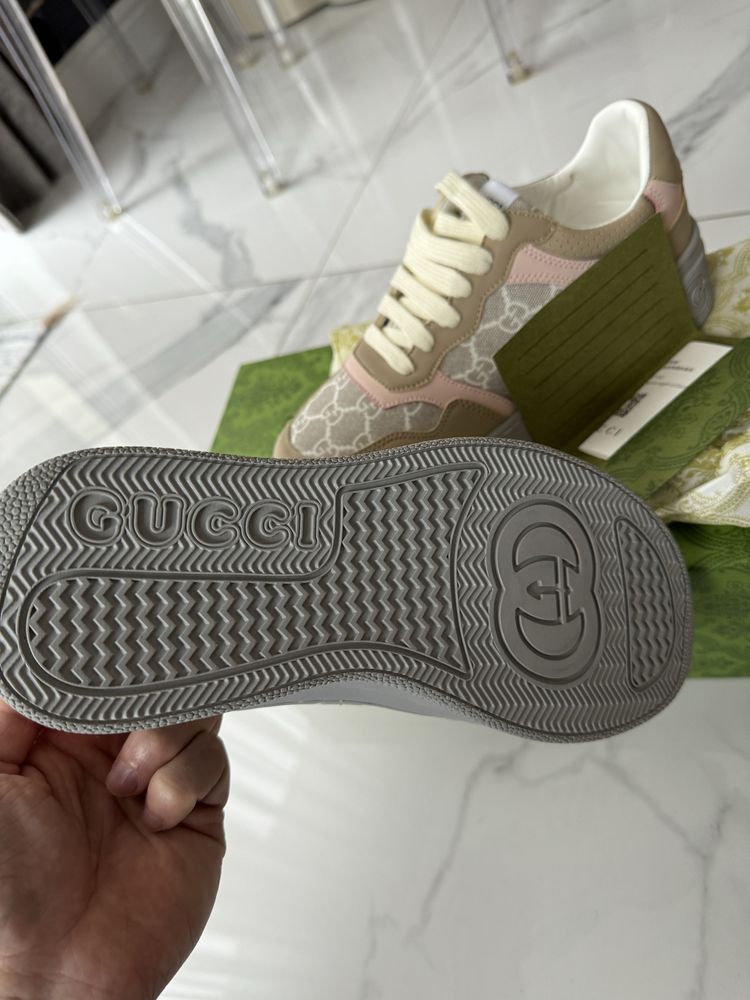 Nowe Sneaksrsy Gucci GG supreme rozm 39 25,5cm