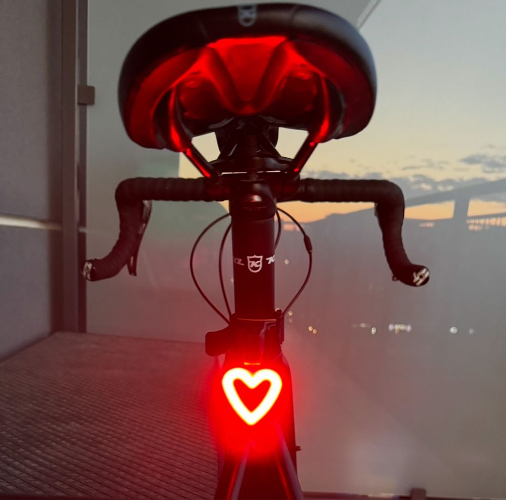 Lampka rowerowa serce led Usb