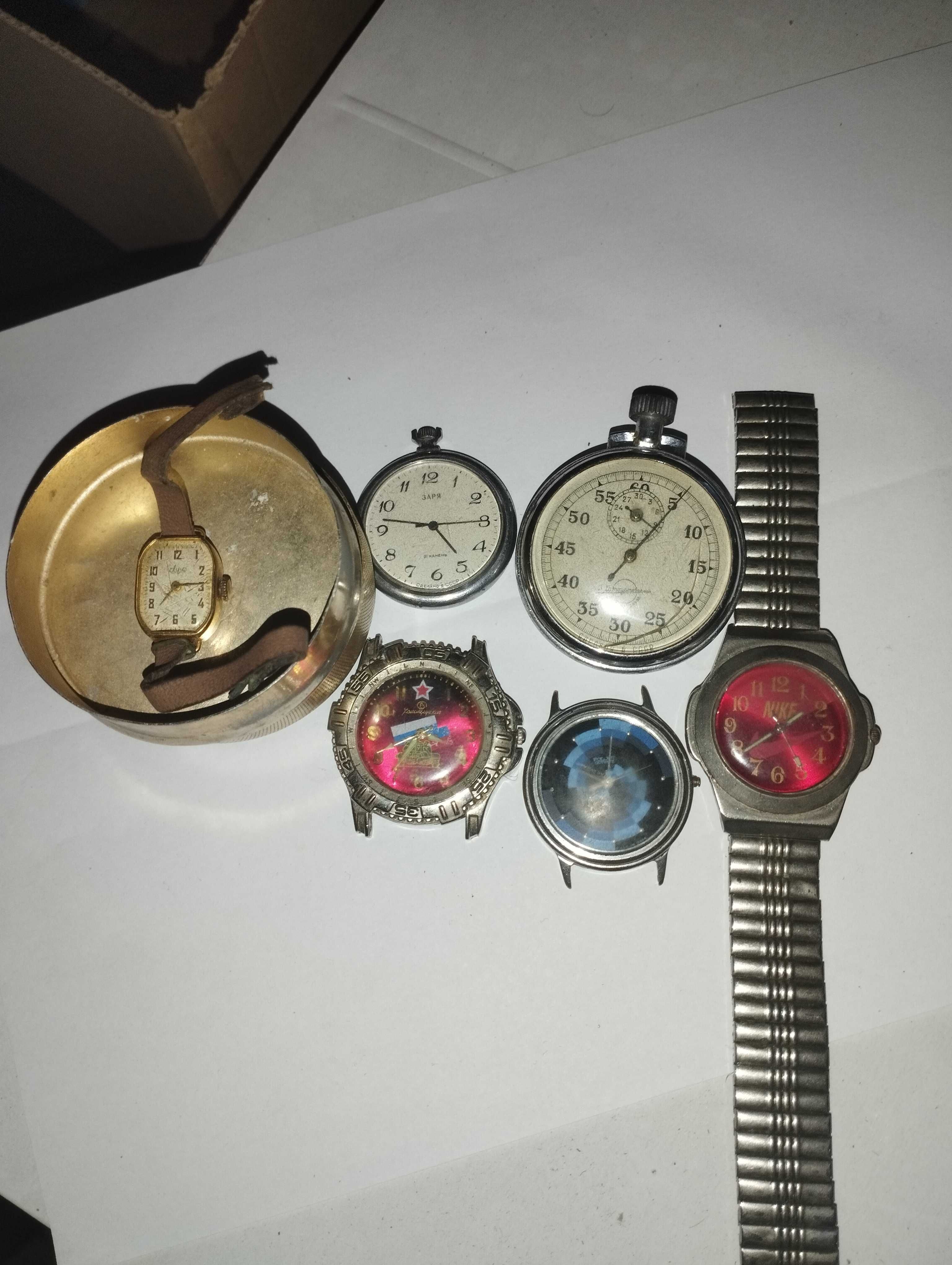 Продам набір годинників