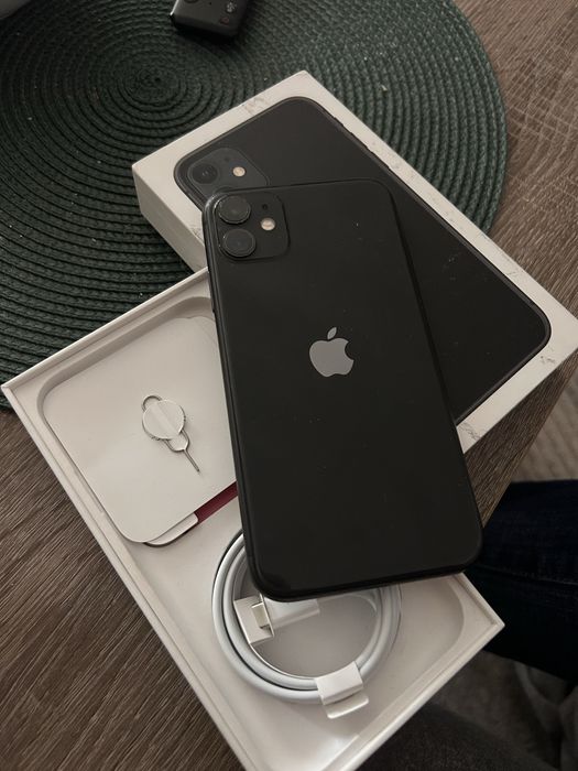 iPhone 11 black 64GB