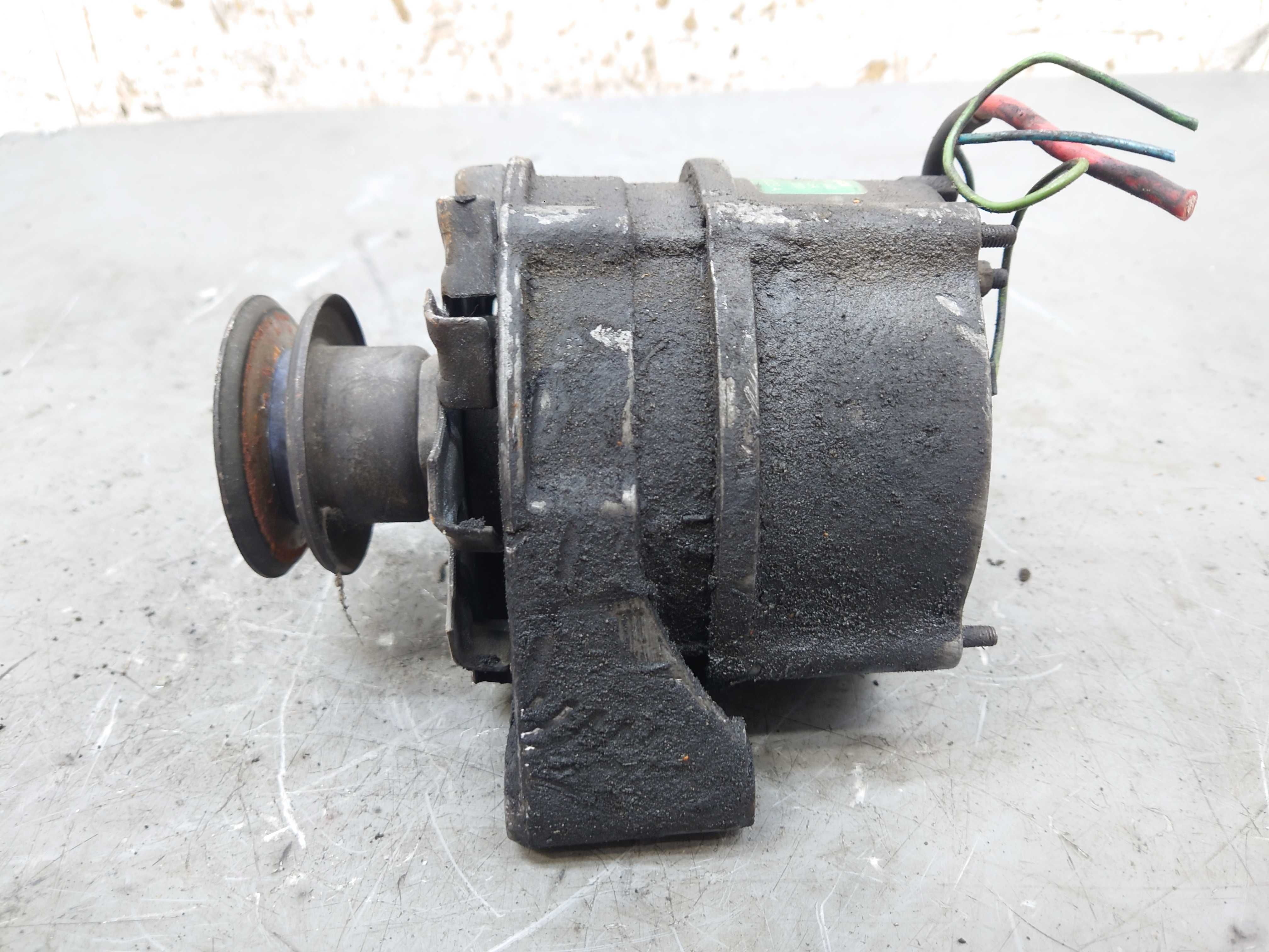 Volkswagen Transporter T3 III Audi 80 B3 1.9 TDI Alternator
