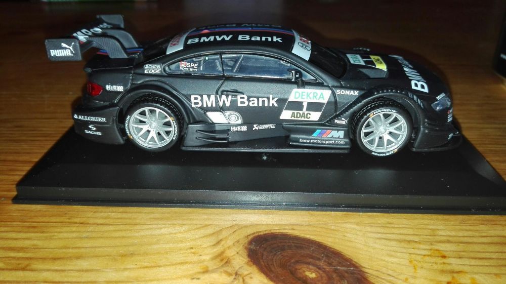 Model BMW M 3 firmy Burago w skali 1 :32