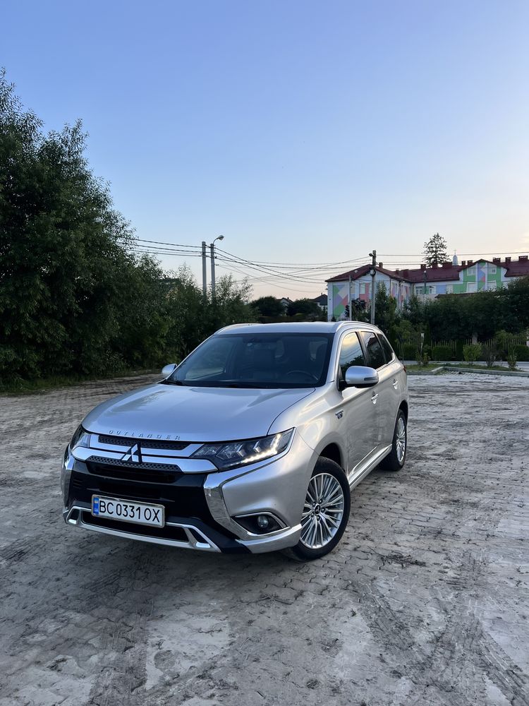 Mitsubishi outlander phev 2019 SEL 2.0