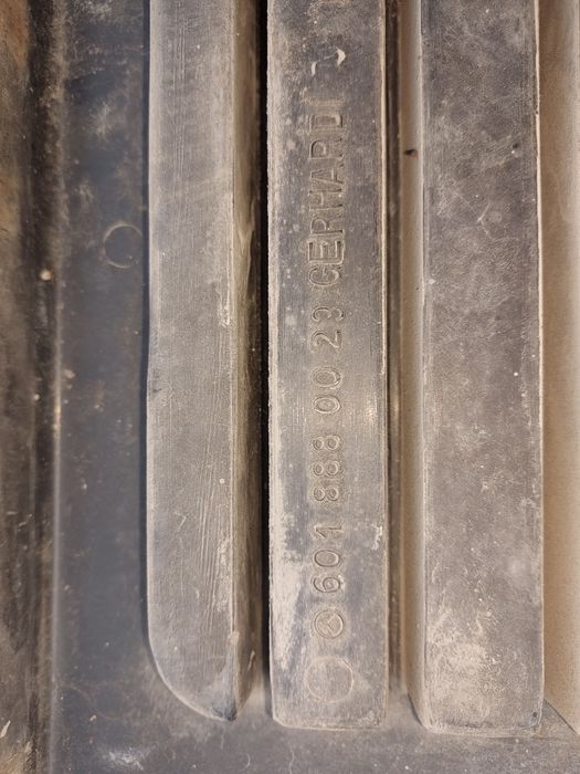 Atrapa Mercedes T1 W601