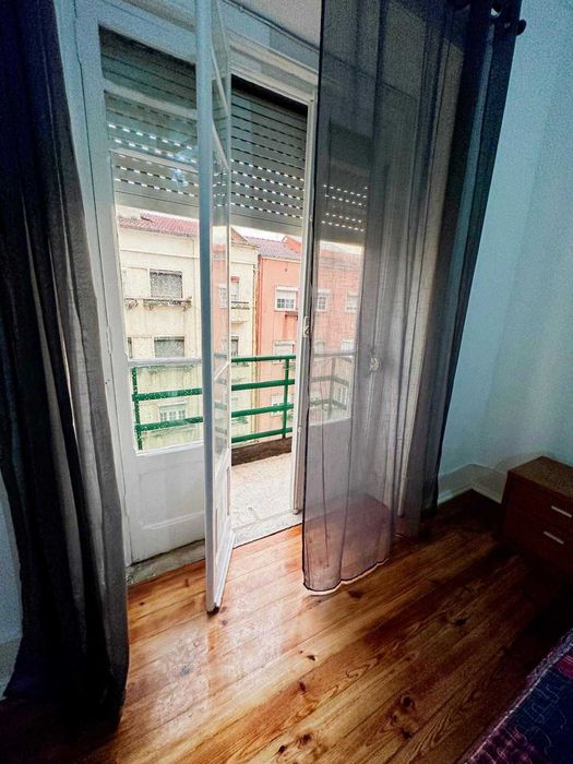 Quartos para casais, ótima localiz, desp inclusas, entrada facilitada