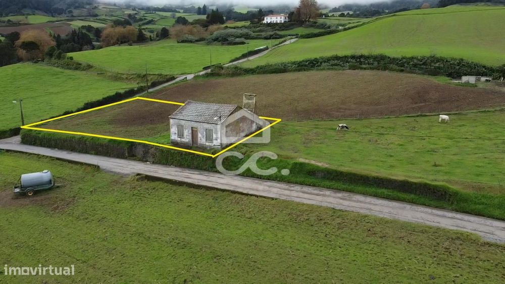 Moradia para Recuperar- Povoação