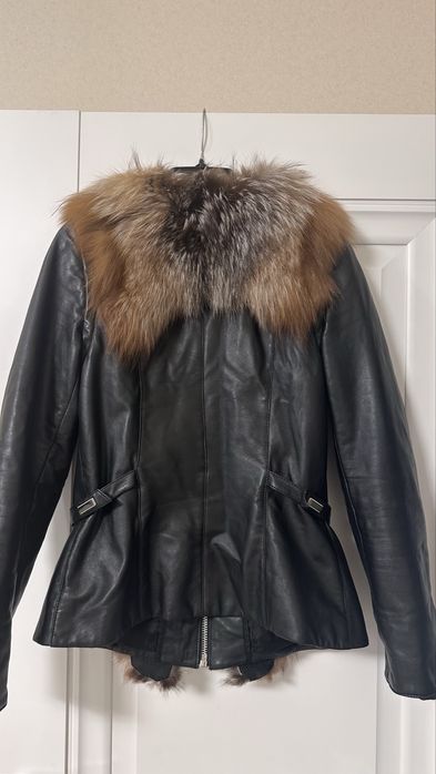Шкіряна куртка з натуральним хутром