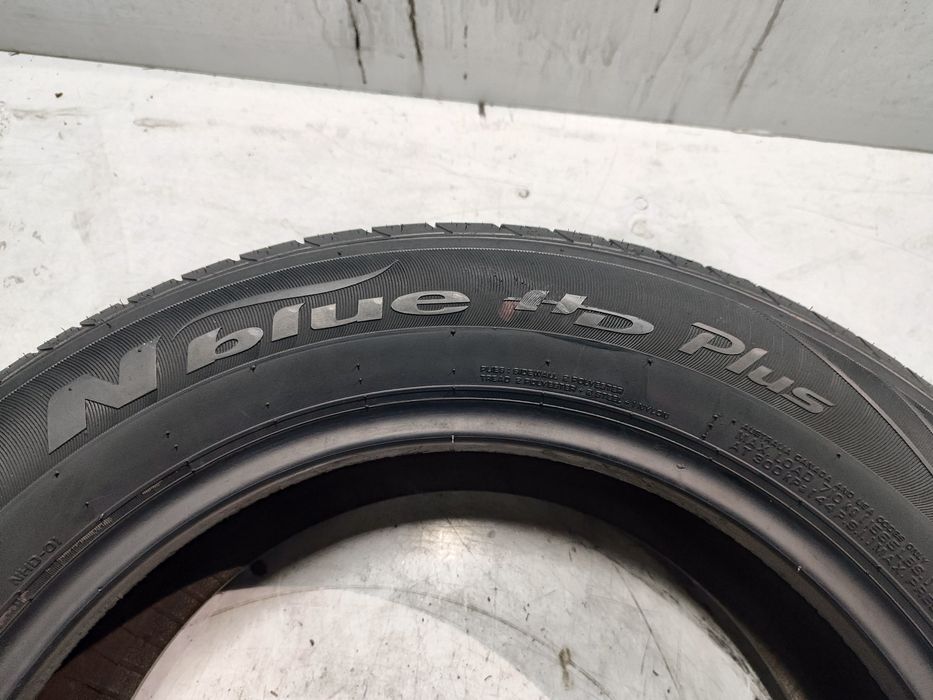 2 pneus semi novos Nexen  215/60R17 96H Oferta dos Portes