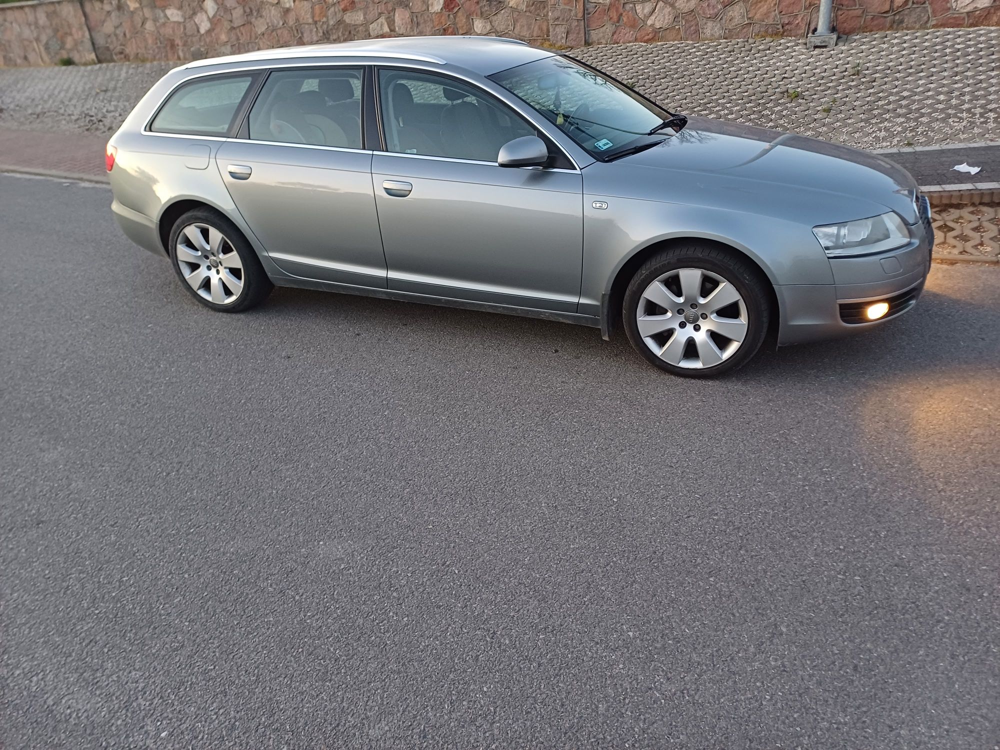 AudiA6C62008 benzyna