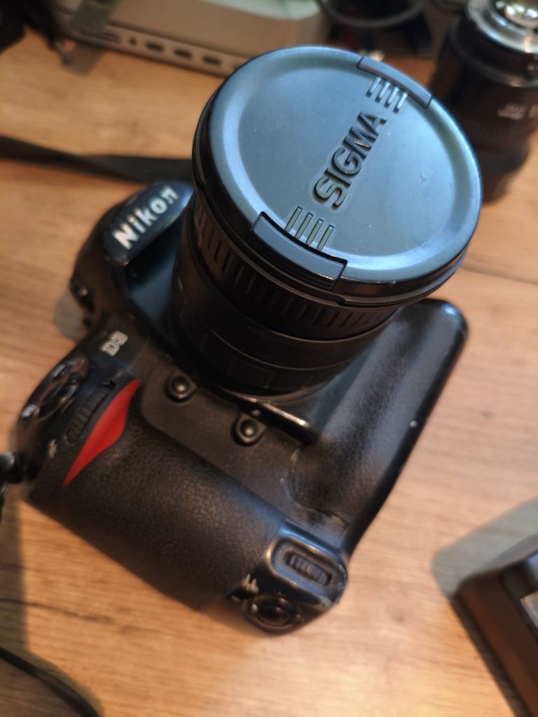 Nikon d3 z obiektywem