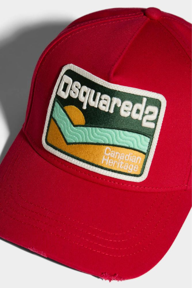 CZAPKA Z DASZKIEM DSQUARED2 czerwona logo Uniwersalny regulowany